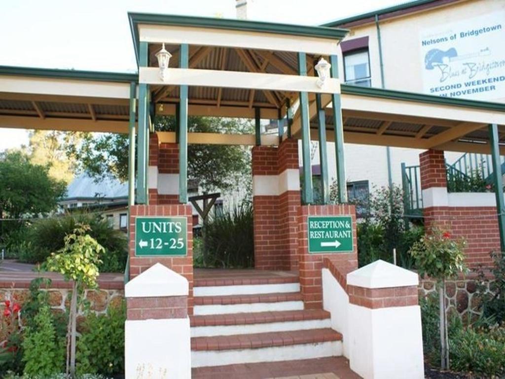 Nelsons Of Bridgetown Hotell Eksteriør bilde